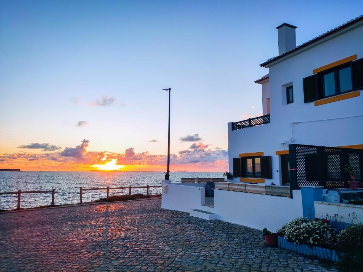 Pequena Baleia Bed and Breakfast Ferrel  Εξωτερικό φωτογραφία